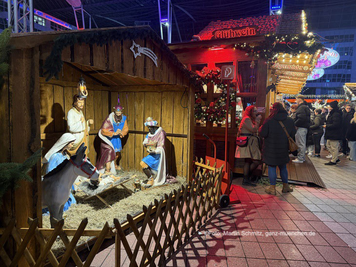 Krippe auf dem Weihnachts-und Wintermarkt im MAC Munich Airport Center 2025 (©Foto: Martin Schmitz) 